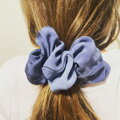 Hodvábna scrunchie - petrolejovomodrá