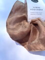 Hodvábna ručne maľovaná scrunchie - hnedá