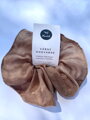 Hodvábna ručne maľovaná scrunchie - hnedá
